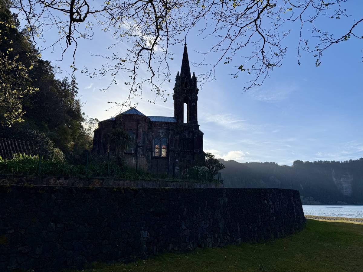 Photo 9 by Cenk T. about hiring a Volkswagen Caddy in Ponta Delgada (20/04/2026)