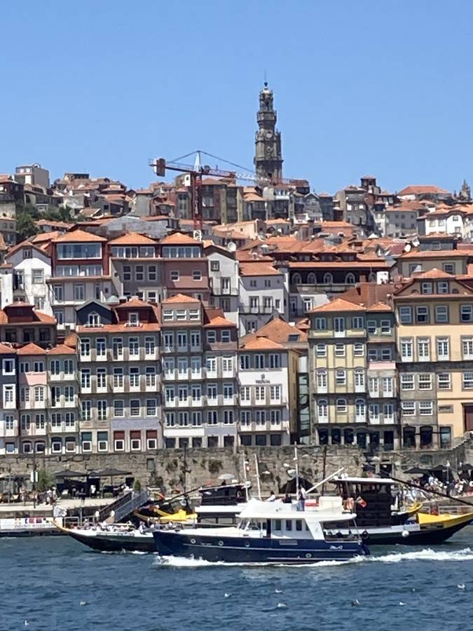 Photo by Heath J. about hiring a Dacia Jogger in Porto (03/08/2025)
