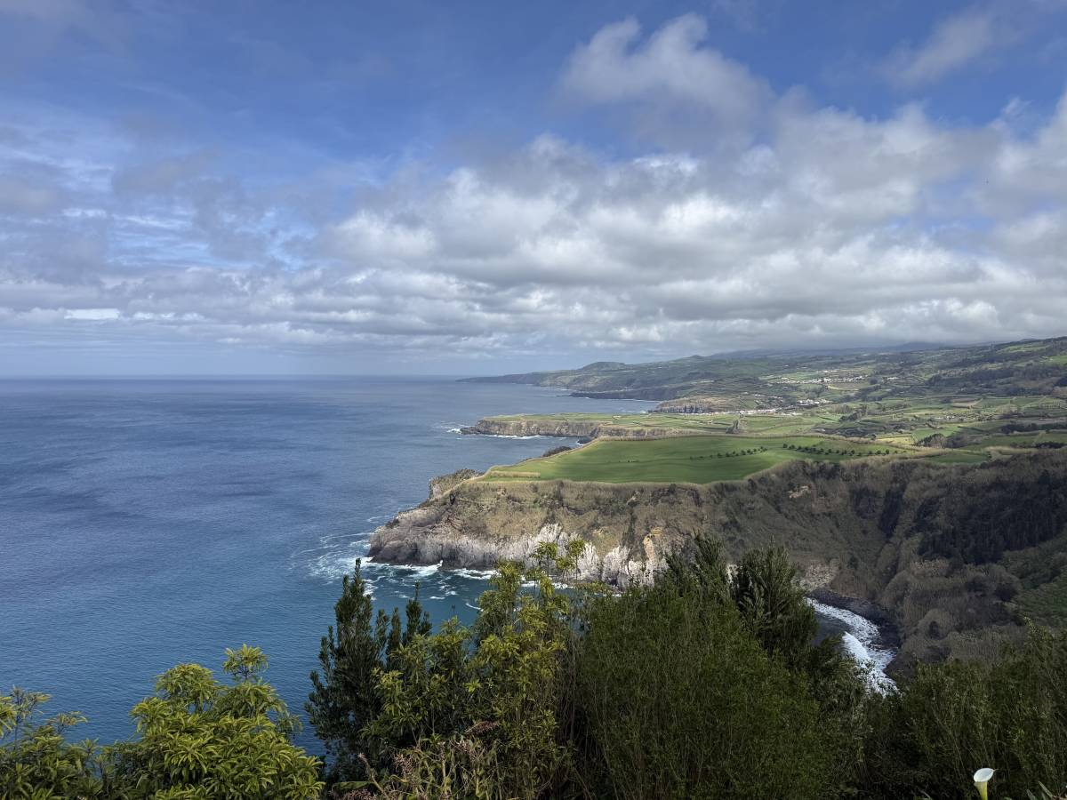 Photo 12 by Cenk T. about hiring a Volkswagen Caddy in Ponta Delgada (20/04/2026)
