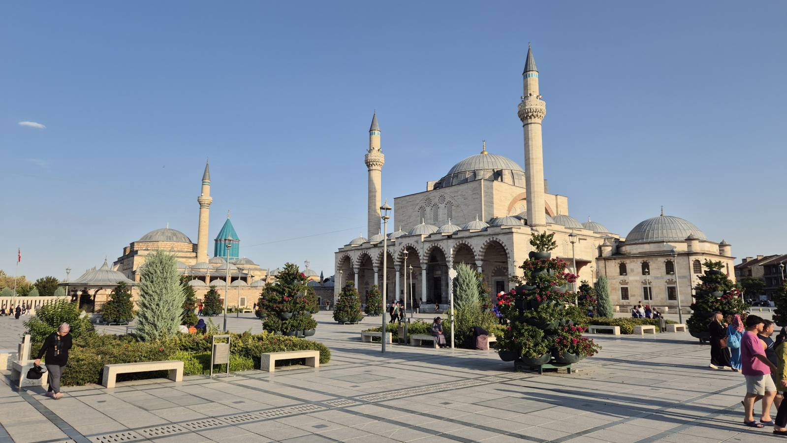Photo 2 by Nejc L. about renting a Opel Crossland in Istanbul (9/26/25)