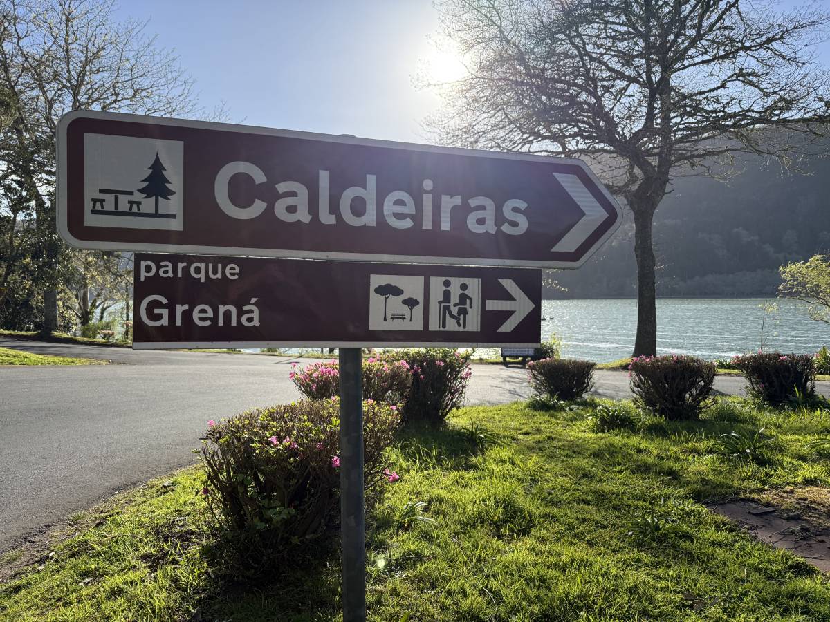 Photo 15 by Cenk T. about hiring a Volkswagen Caddy in Ponta Delgada (20/04/2026)
