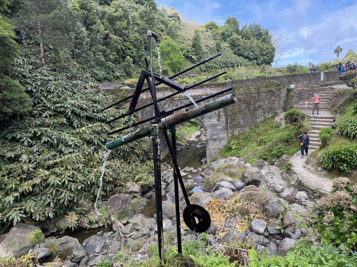 Photo 18 by Cenk T. about hiring a Volkswagen Caddy in Ponta Delgada (20/04/2026)