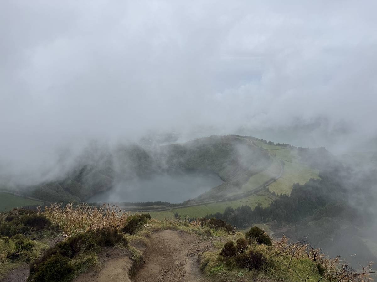 Photo 22 by Cenk T. about hiring a Volkswagen Caddy in Ponta Delgada (20/04/2026)